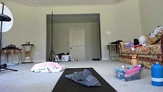 Masturbating solo babe loves her toys