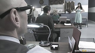 Mad Muff With Johnny Sins, Romi Rain - Brazzers