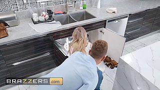 Kaylee Ryder is the ultimate repair slut, fixing van's kitchen sink while fixing his pipes - BRAZZERS