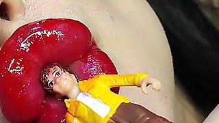 Big Red Lips Giantess
