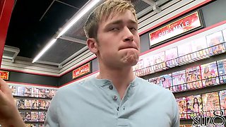 21yo amateur str8 got blowjob by guy
