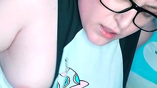 Amateur hottie solo masturbation