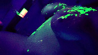 Slutty amateur flashing her big boobs in the backseat