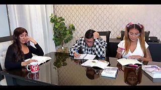 The Babysitter Didn't Notice! Fucking the Stepsister Is Better Than Doing Homework 321