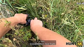 Hunt4k. red riding rubber hood is great in smoking Big Cocks and riding them