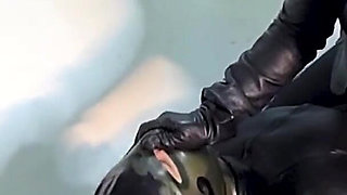 Facesitting and Throttle in Leather
