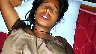 Stepsister sex - Meri chhoti sharma rahi he, kiv ki vah pahli bar kar Kari he, uski pyasi chut me mene Aaj finally land dal diya