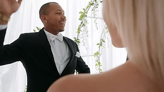 The Bangin' Bridesmaid With Ariana Marie, Ricky Johnson - Brazzers
