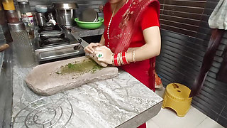 Bhabhi was making medicine for the itching of her pussy in the kitchen, then brother-in-law soothed the itch with his penis.