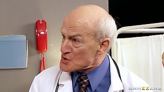 Naughty Nurses With Krissy Lynn, Erik Everhard - Brazzers