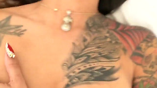 Tattooed Latina babe Stefania Mafra gets off on big dick POV sex