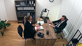 Czech girl Jennifer Mendez fucks with her boss in the office
