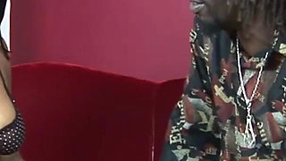BBC dude Bryon Long fucks hard big ass ebony chick