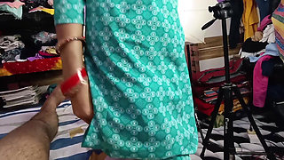 Very Beautiful New Bhabhi First Honeymoon with Her Husband
