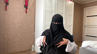 Arab Girl with Big Boobs in Hijab on Live Cam