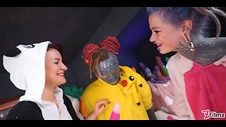 Cosplay anal fisting fun with Anuskatzz, Flora and Lily