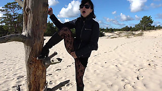 Kink on the sandy dune