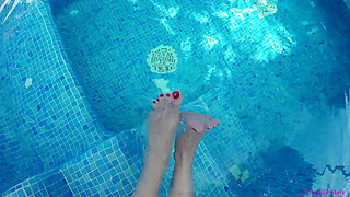 Hot Tub Toes