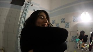 This horny amateur dirty talked teen masturbates in shower