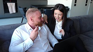 Please! Fuck Me! Screamed Hot Secretary Before Sex! Married Boss Fucked Her so Hard Until She Cum
