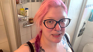 Hairy Pussy and Nice Piss Stream