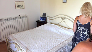 Selena's dressed posing in heels and sex after coming home