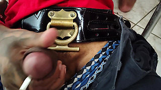 BBW Trapped in the Closet, the Experienced Rescuer Gave Attention