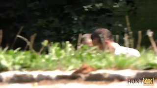 Hunt4k. ella casi pierde su billetera pero encontró sexo alocado