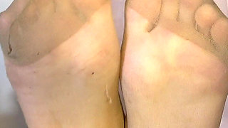 Nina's Smelly Nylon Feet - dreamgirls in Socks