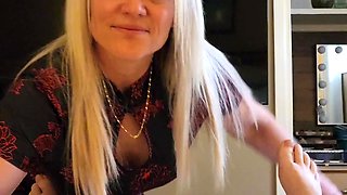 A hot milf reaches the highest point of female orgasm with her lover