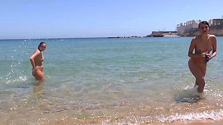 Sexdate amateurs at the public beach 1