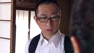 Mako Oda Asian beauty is a hot milf in amateur hardcore sex