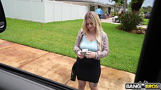 Inked vixen seduces her neighbor for a wild romp