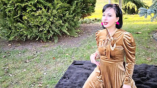 Amateur MILF Wanilianna Teases in Garden Outdoor Solo HD