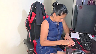 Beautiful stepmother with a tight pussy masturbates in her gaming chair