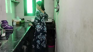 Dever Ne Bhabhi Ko Kitchen Me Patak Ke Pel Diya