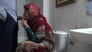 Kurdish Granny Sucks Lets African Immigrant Cum in Her Mature Mouth