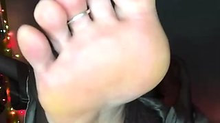 Flexible foot fetish masturbating with feet and hands