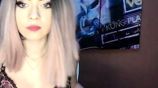 Amateur Webcam Teen Masturbates And Teases