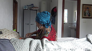 Married Kurdish Cleaning Maid Lets Tourist Cum In Her Mouth!!!