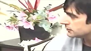 Beautiful and hot rabuda brunette moaning and cumming giving the pussy and the cusinho very tasty in gangbang: porn