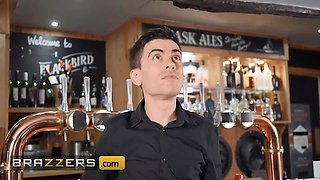 Brazzers - drinks are no longer on the pub menu after zoe grey's squirting, only a cunt nail with the bartender's cock
