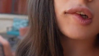 Elena Spano Gives a Blowjob in the Garden and Fucks in the Bedroom with a Stranger