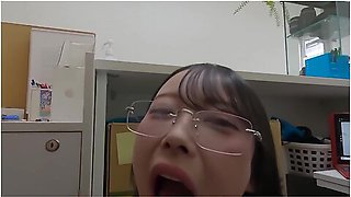 Breaking Into The Company Of A Beautiful Older Sister With Glasses ... (1) Kiss, Lick Nipples, Put A Raw Dick In The Ass, And Finally Swallow