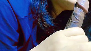 Desi beauty takes a deep throat and gets pounded hard in a hotel