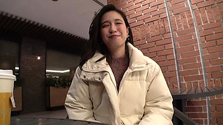 【NTR隠し撮り】初めて訪れたオイルエステを楽しむはずだったが、徐々に迫りくる巧みなテクニックにより性的興奮を得てしまう。隣に彼氏がいるのにも関わらず腰を降ろしてしまい禁断のSEXが始まってしまう…。【じゅん】