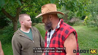 Daddy4k. surprise porno with daddy's fat cock while the bf is fixing the floor