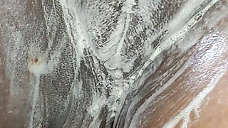 Full Shaving Video of Chubby Woman