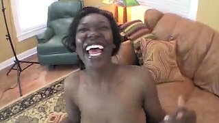 Negra Milf Le Gusta La Polla Blanca Y Boquiabierto