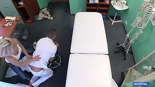 Magnificent blonda cougar give doctor an emergency massage - fake medical center